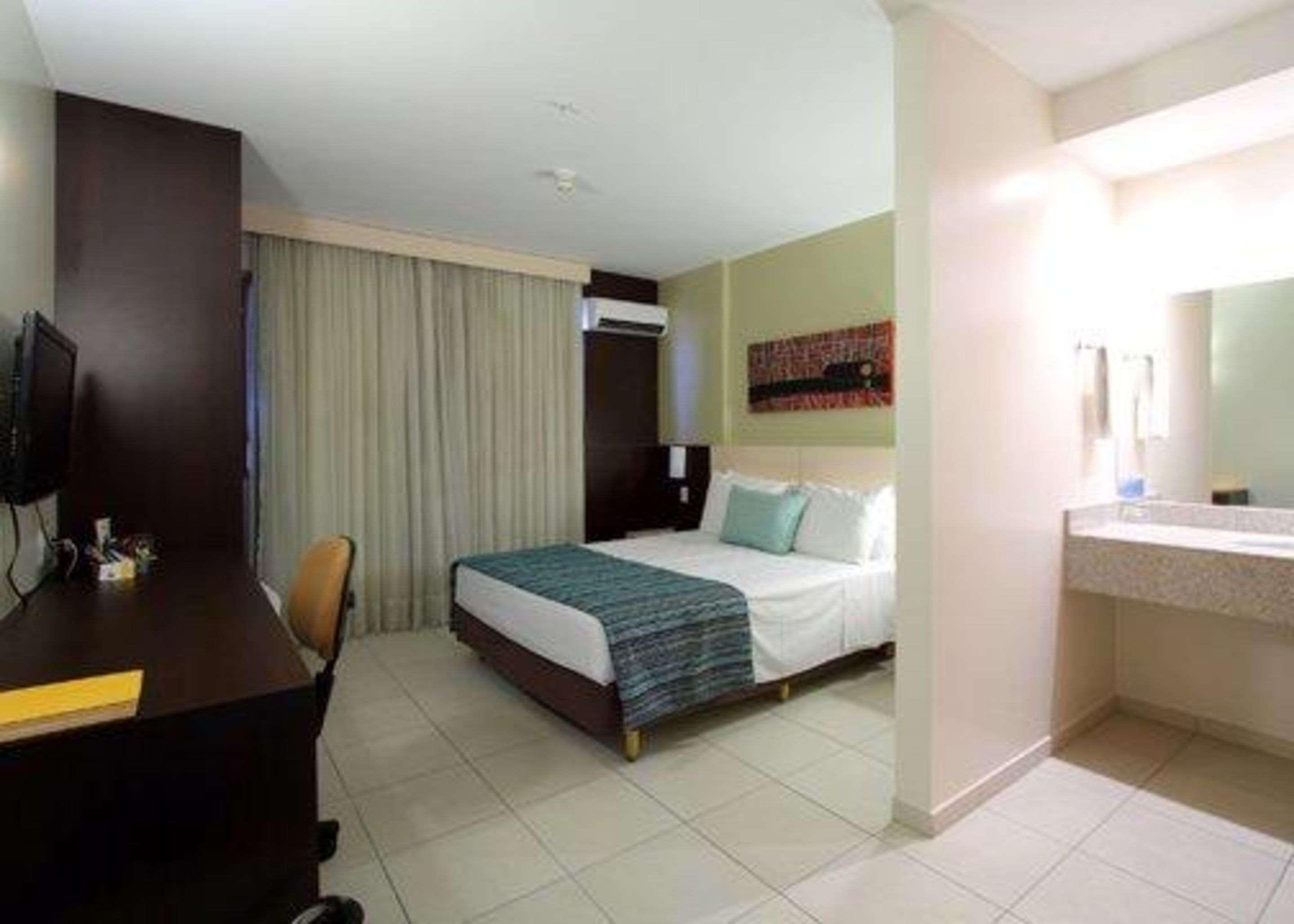 Comfort Hotel Goiania Exterior photo