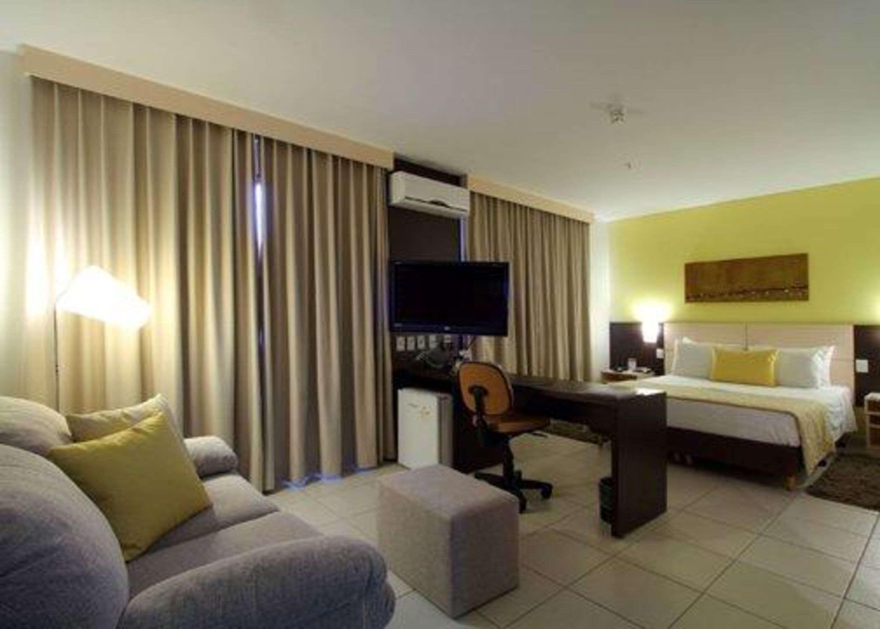 Comfort Hotel Goiania Exterior photo